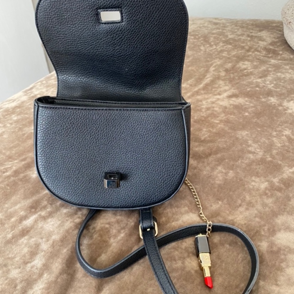 Black, Lipstick Chain, Crossbody Purse - Picture 4 of 5